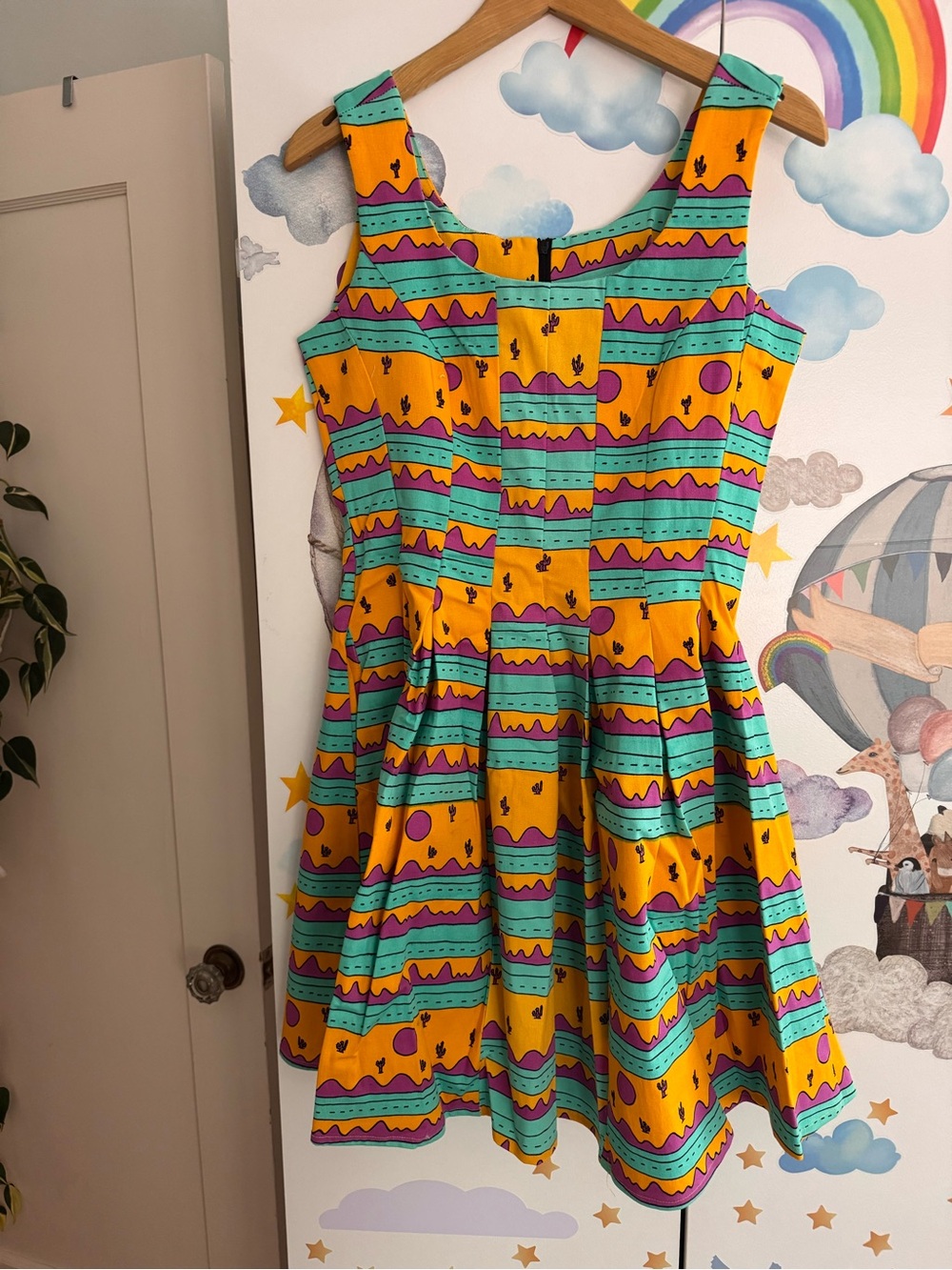 Nooworks desert highway sweet pleats like new size medium